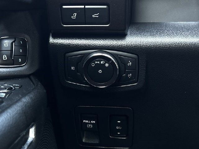 Used 2019 Ford Expedition Limited w/ Equipment Group 301A RWD image 18