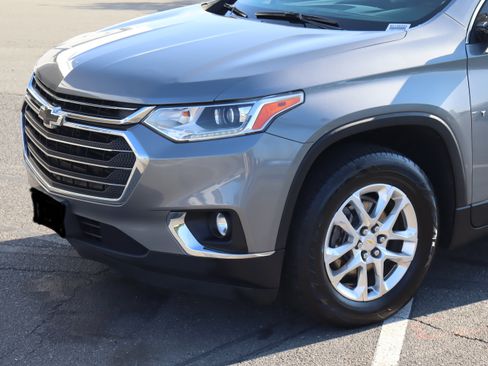 Used 2019 Chevrolet Traverse LT FWD image 6