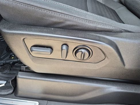 Used 2021 Chevrolet Silverado 1500 LT Trail Boss image 12