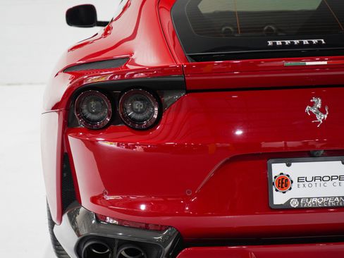 Used 2018 Ferrari 812 Superfast RWD image 36