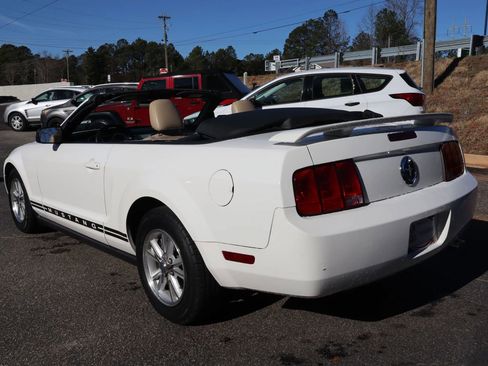 Used 2006 Ford Mustang Convertible image 4