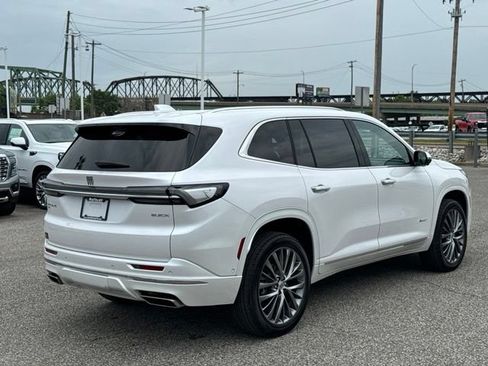 Used 2025 Buick Enclave Avenir w/ Super Cruise Package AWD/4WD image 6