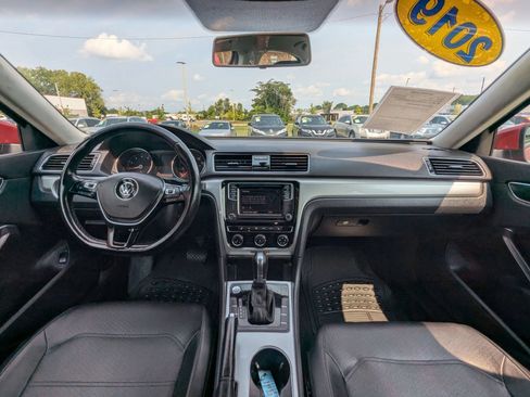 Used 2019 Volkswagen Passat 2.0T Wolfsburg w/ Wheels & Sunroof Package FWD image 13