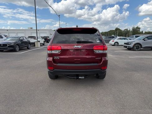 Used 2019 Jeep Grand Cherokee Laredo AWD/4WD image 4