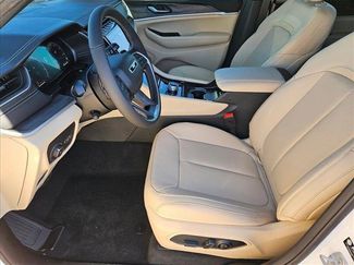 New 2025 Jeep Grand Cherokee Limited w/ Luxury Tech Group II RWD video 4
