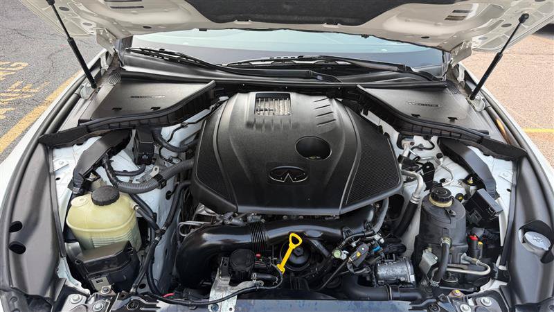 Used 2018 INFINITI Q60 2.0t w/ Moonroof Package RWD image 20