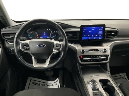 Used 2022 Ford Explorer XLT AWD/4WD image 16