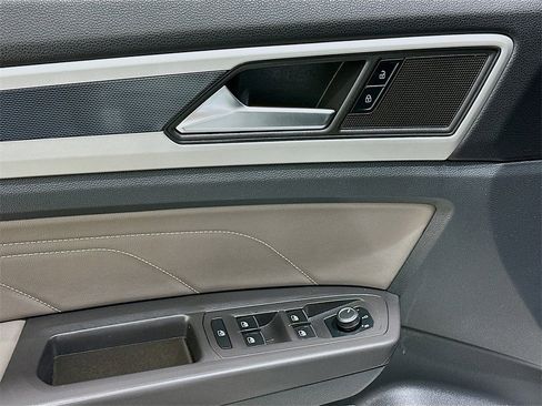 Used 2023 Volkswagen Atlas Cross Sport SEL R-Line image 18