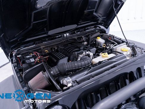 Used 2011 Jeep Wrangler Unlimited Rubicon image 12