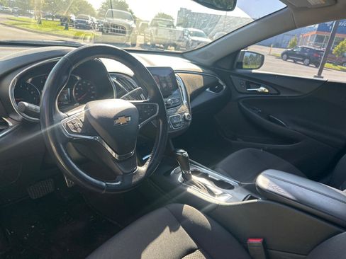 Used 2016 Chevrolet Malibu LT FWD image 13