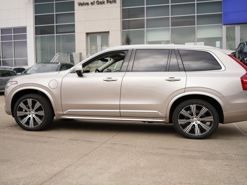 New 2025 Volvo XC90 T8 Plus w/ Protection Package Premier image 6