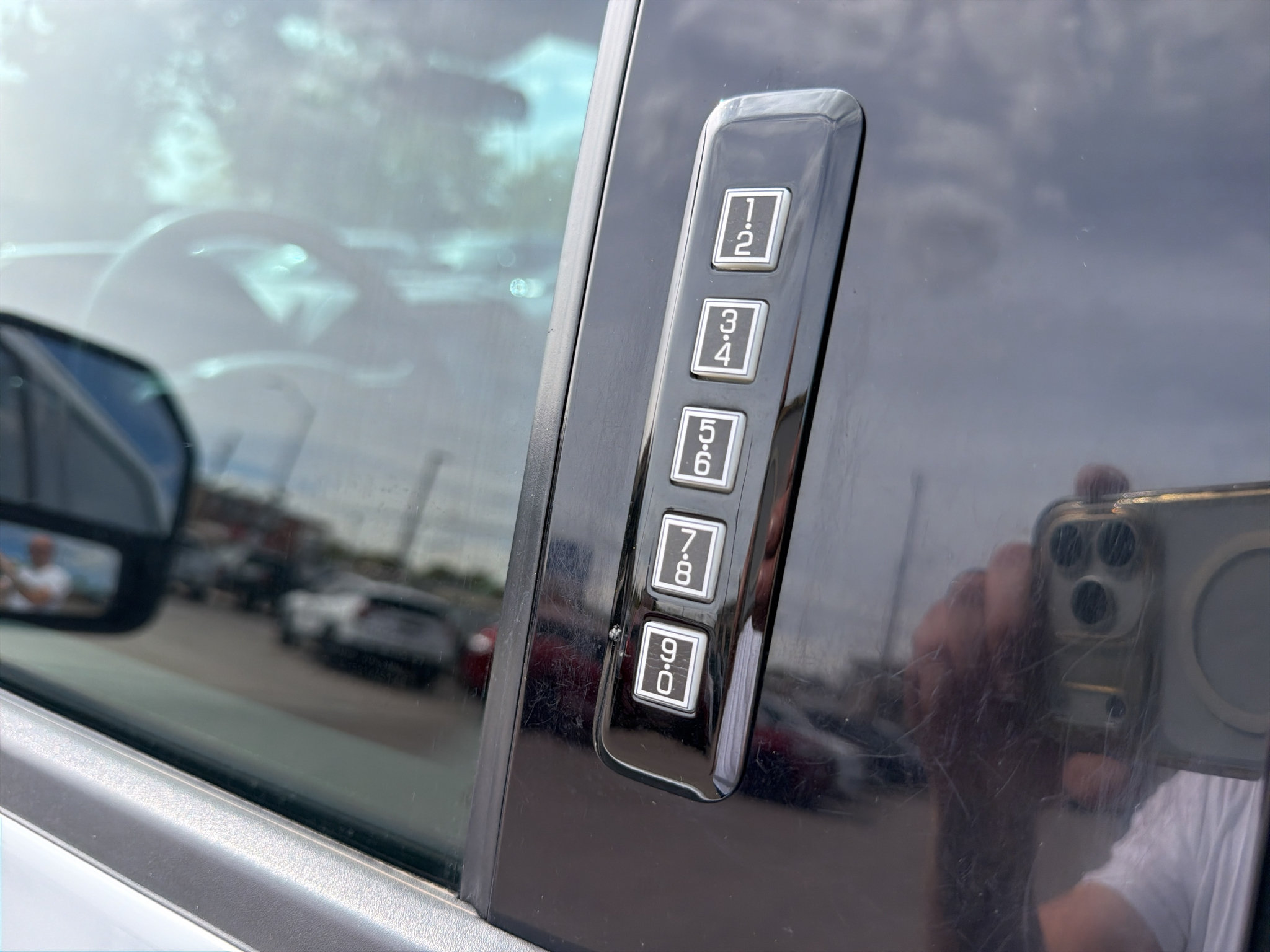 Used 2022 Ford F350 XLT w/ XLT Premium Package AWD/4WD image 12