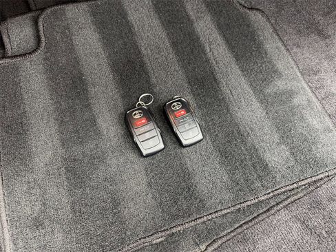 Used 2024 Toyota Corolla SE image 81