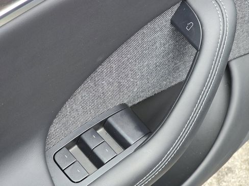 Used 2023 Tesla Model Y Long Range image 34