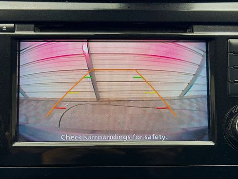 Used 2022 Nissan Rogue Sport S image 16