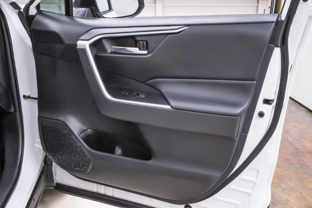 Used 2024 Toyota RAV4 XLE w/ Convenience Package FWD image 28