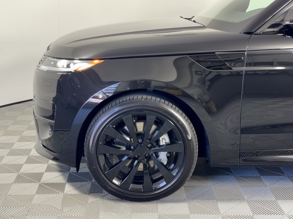 New 2027 Land Rover Range Rover Sport Dynamic SE AWD/4WD image 13