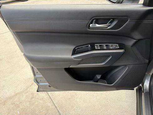 New 2026 Nissan Pathfinder SL FWD image 16