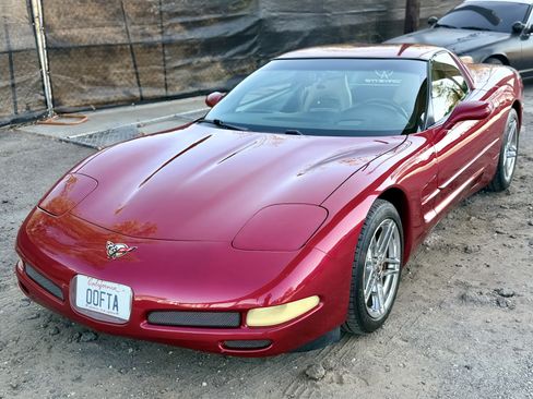 Used 2001 Chevrolet Corvette Coupe w/ Preferred Equipment Group2 RWD image 6