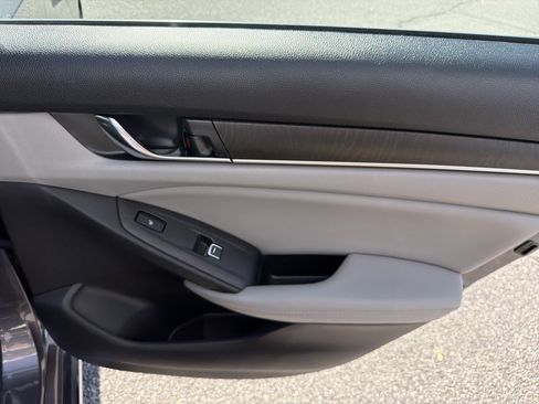 Used 2020 Honda Accord Touring image 26