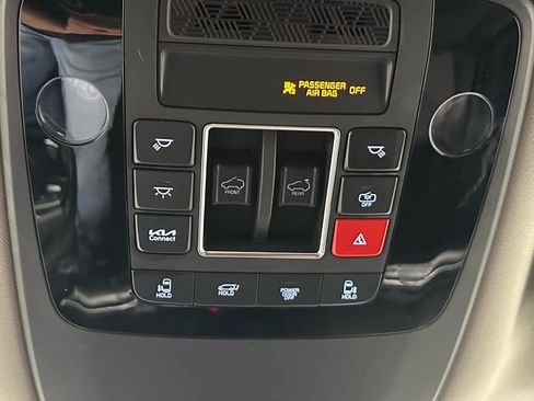 Used 2025 Kia Carnival SX FWD image 41