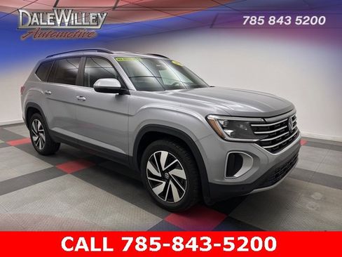 Used 2024 Volkswagen Atlas SE image 1