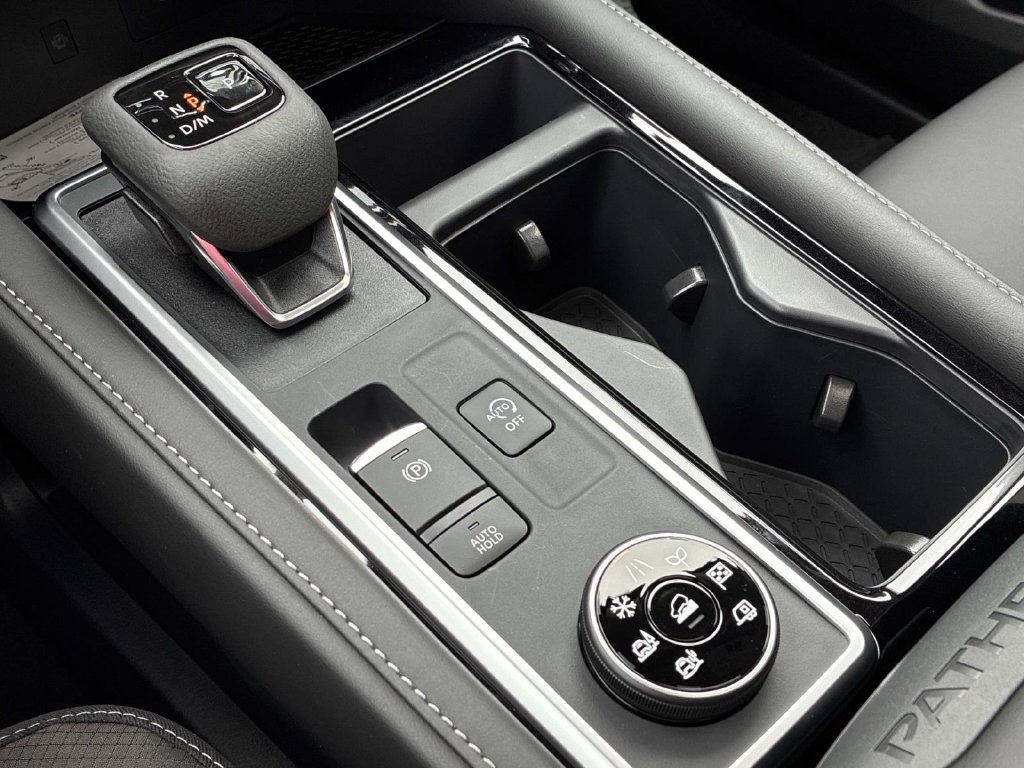 New 2026 Nissan Pathfinder SL AWD/4WD image 17