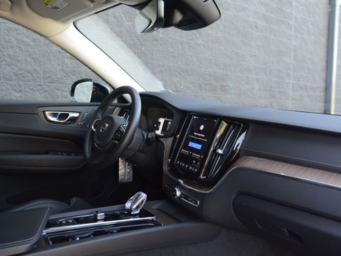 Used 2023 Volvo XC60 T8 Ultimate AWD/4WD image 26