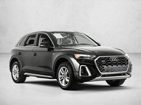 Used 2023 Audi Q5 2.0T Premium w/ Convenience Package AWD/4WD image 3
