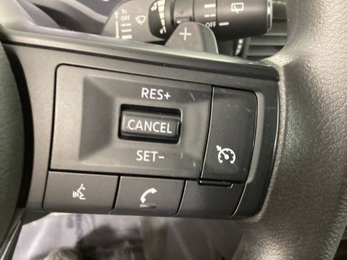 Used 2022 Nissan Rogue S image 22