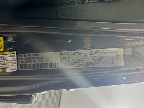 New 2025 Jeep Gladiator Willys image 25