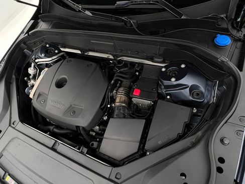 Used 2020 Volvo XC90 T6 Momentum w/ Protection Package image 32