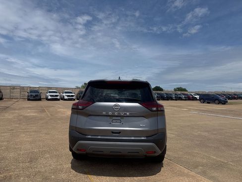 Certified 2023 Nissan Rogue SV FWD image 17