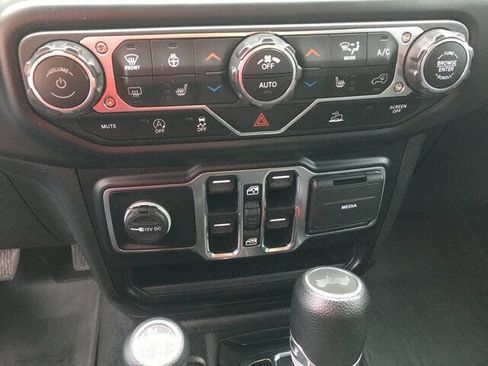 Used 2022 Jeep Wrangler Unlimited Sport AWD/4WD image 17