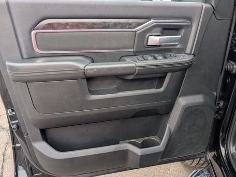 Used 2024 RAM 2500 Big Horn w/ Sport Appearance Package image 6