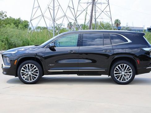 New 2026 Buick Enclave Avenir image 5
