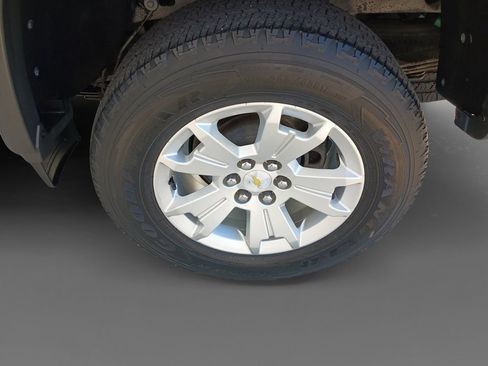 Used 2018 Chevrolet Colorado LT w/ LT Convenience Package AWD/4WD image 8