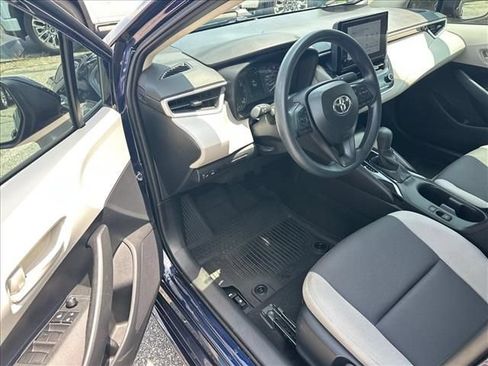 Used 2025 Toyota Corolla LE FWD image 13