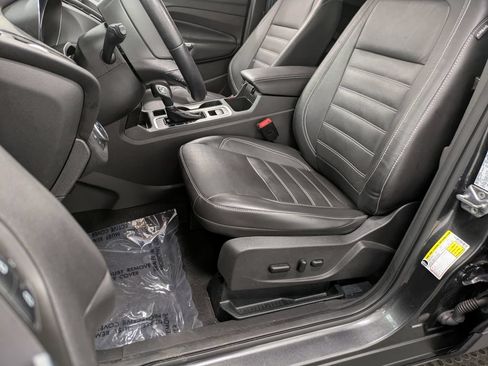 Used 2018 Ford Escape Titanium w/ Ford Safe & Smart Package AWD/4WD image 11
