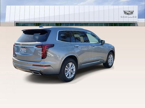 Used 2025 Cadillac XT6 Luxury image 8