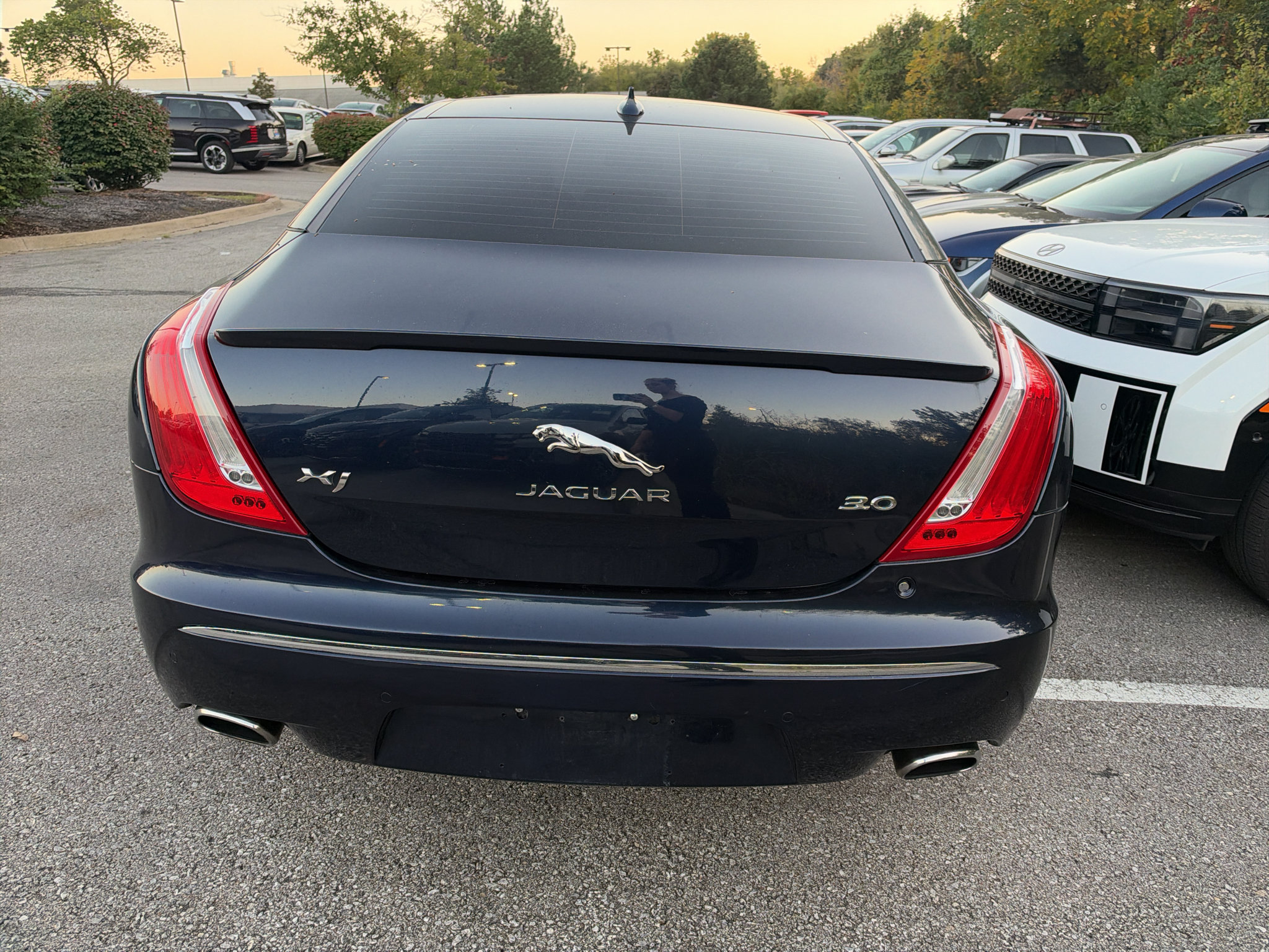 Used 2015 Jaguar XJ RWD image 6