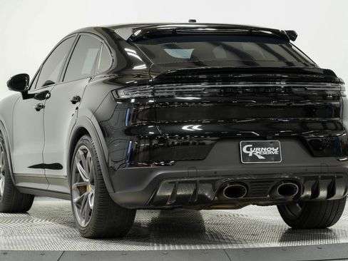 Used 2024 Porsche Cayenne Turbo GT image 12