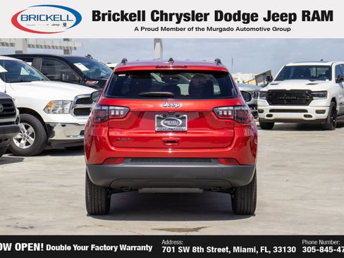 New 2026 Jeep Compass Latitude image 11