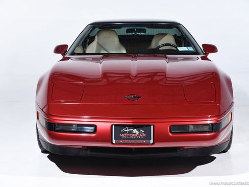 Used 1994 Chevrolet Corvette Coupe image 2