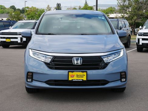Used 2024 Honda Odyssey Touring image 2