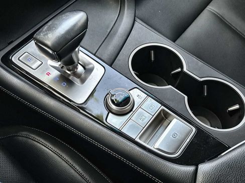 Used 2023 Genesis G70 2.0T RWD image 21