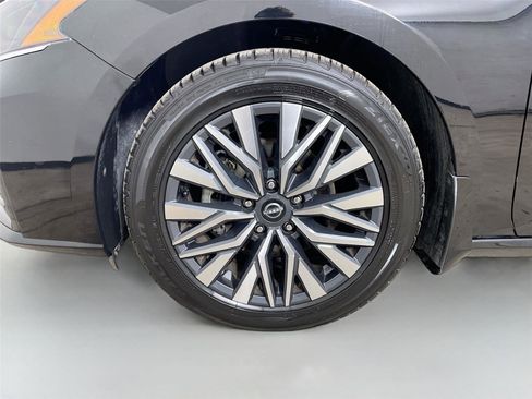 Used 2024 Nissan Altima 2.5 SV image 27