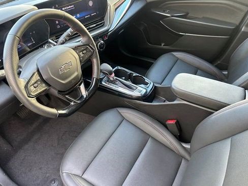 Certified 2025 Chevrolet Trax RS w/ Driver Confidence Package image 2