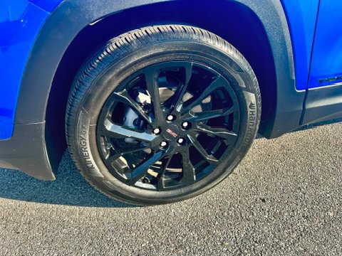 Used 2024 GMC Terrain SLE w/ Driver Convenience Package FWD image 14