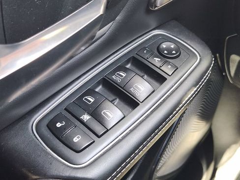 Used 2020 RAM 1500 Limited w/ Black Appearance Package RWD image 22